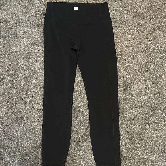 Vuori Black Leggings - Picture 2 of 5